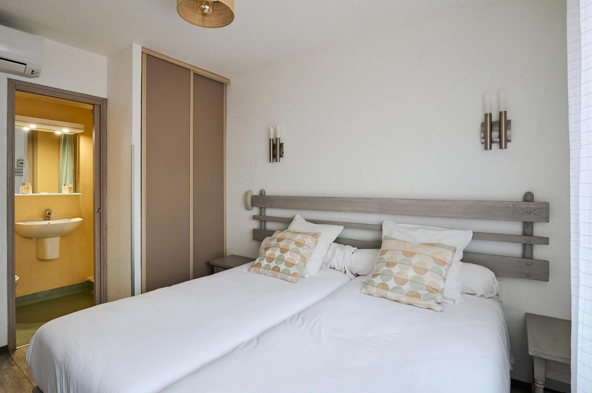 Hotel Les Mimosas Аржеле-сюр-Мер Екстериор снимка